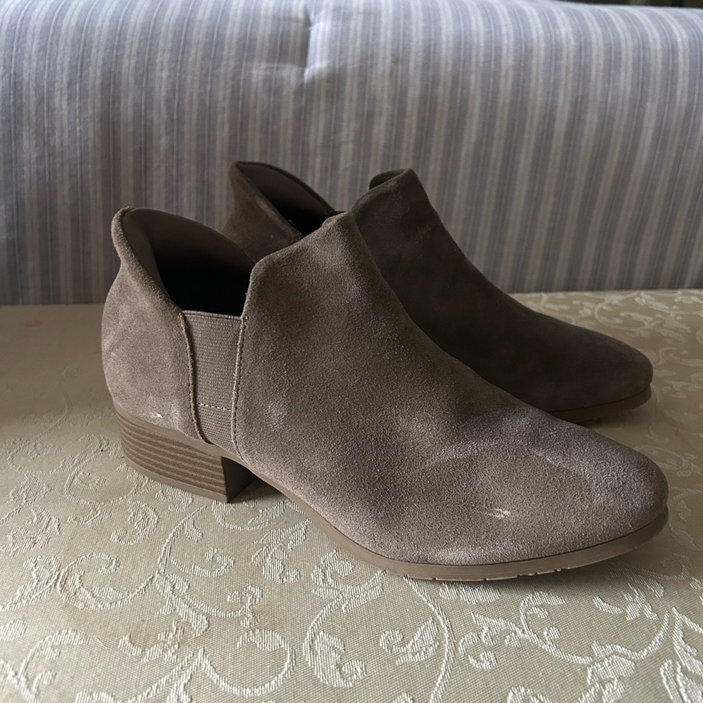 Kenneth Cole Taupe Ankle Booties